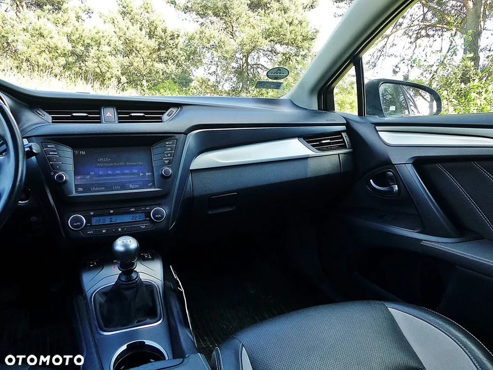 Toyota Avensis 2.0 D-4D Premium - 38