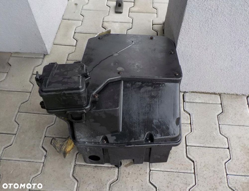 VW T5 03- PLASTIK OBUDOWA KOMPUTERA SKRZYNKA BEZPIECZNIKÓW - 1