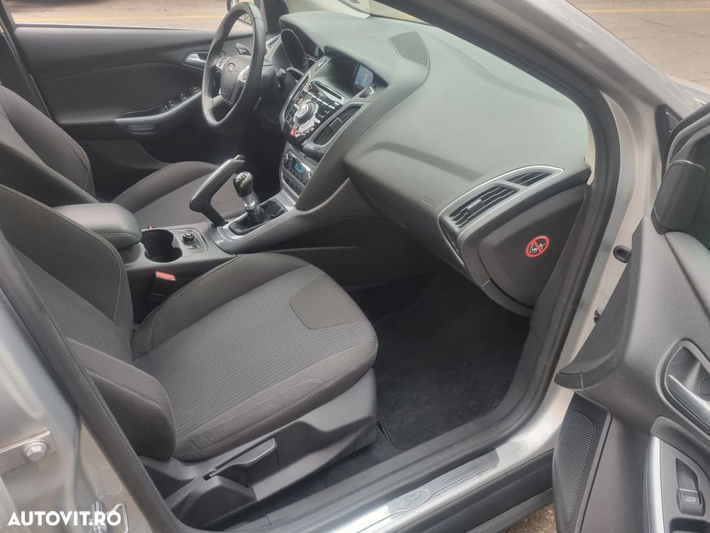 Ford Focus Turnier 1.6 EcoBoost Start-Stopp-System Champions Edition - 14