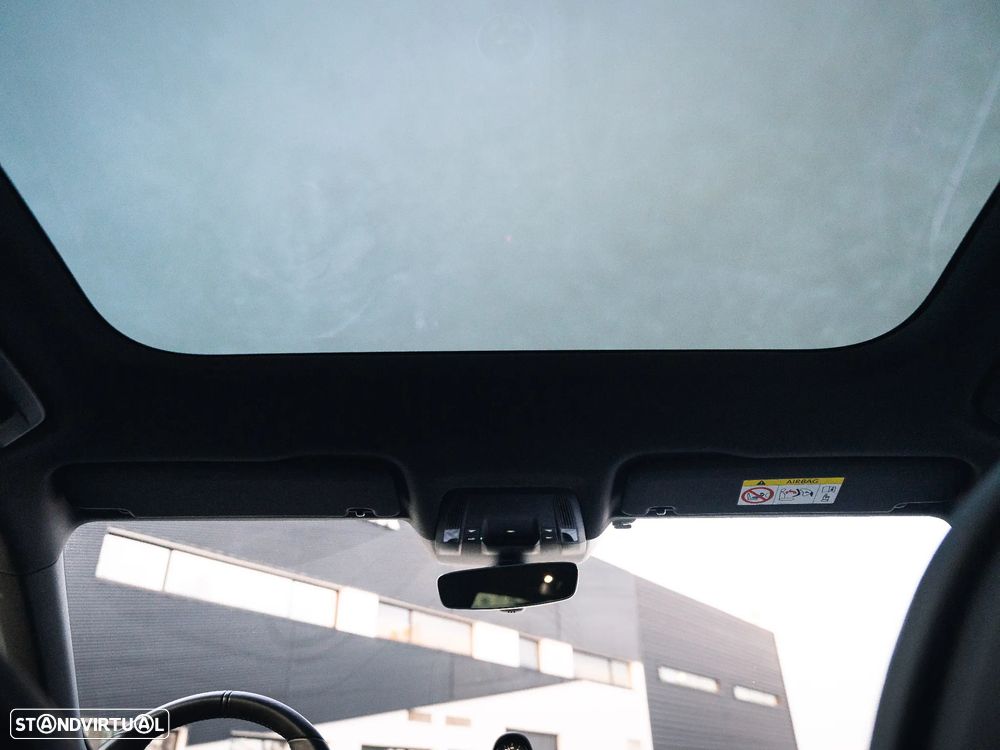 Porsche Taycan Cross Turismo 4S - 28