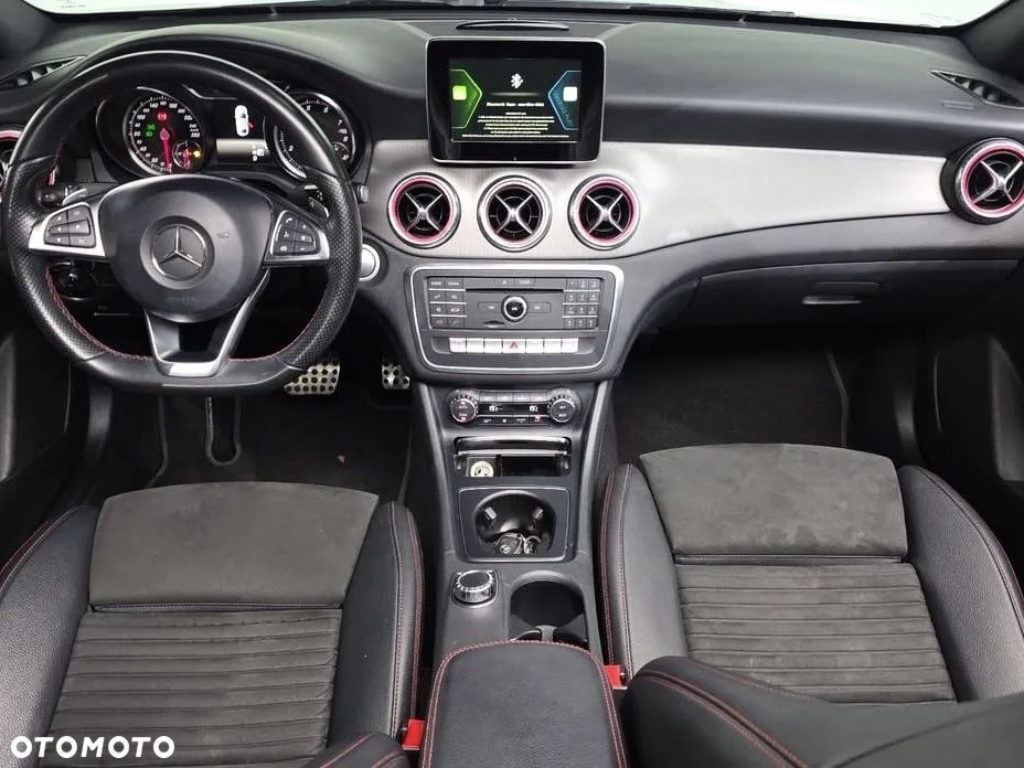 Mercedes-Benz CLA 220 7G-DCT AMG Line - 12