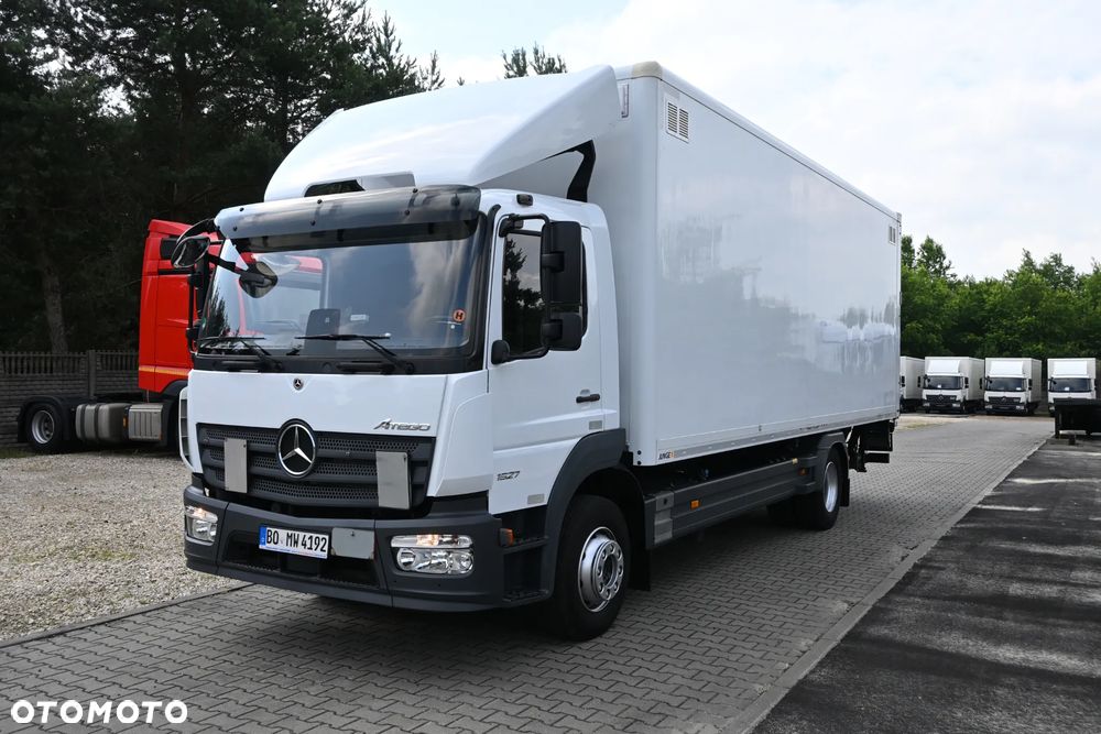 Mercedes-Benz Atego 1527 kontener 7,25 winda 2 T klima kamery - 2
