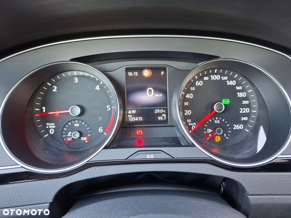 Volkswagen Passat - 19