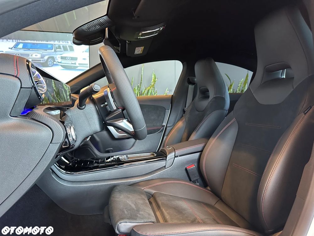 Mercedes-Benz CLA 200 AMG Line 7G-DCT - 13