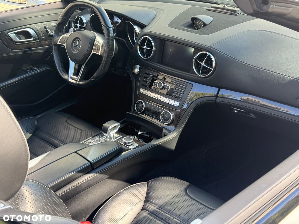 Mercedes-Benz SL 63 AMG - 16