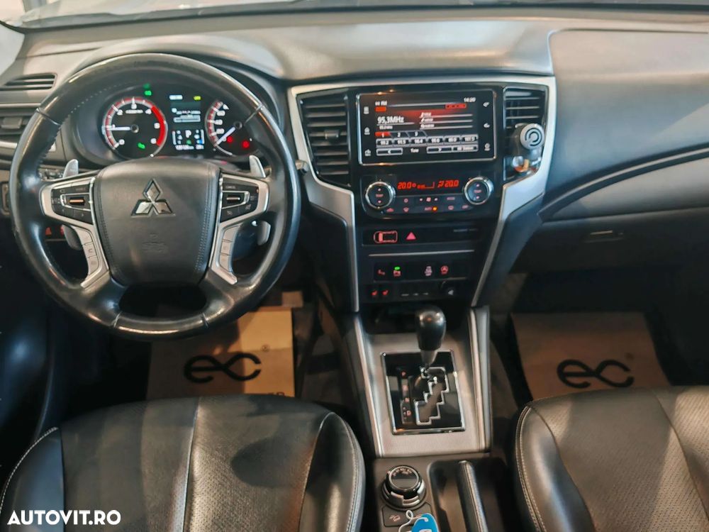 Mitsubishi L200 Double Cab 2.2 DI-D A/T Intense - 14