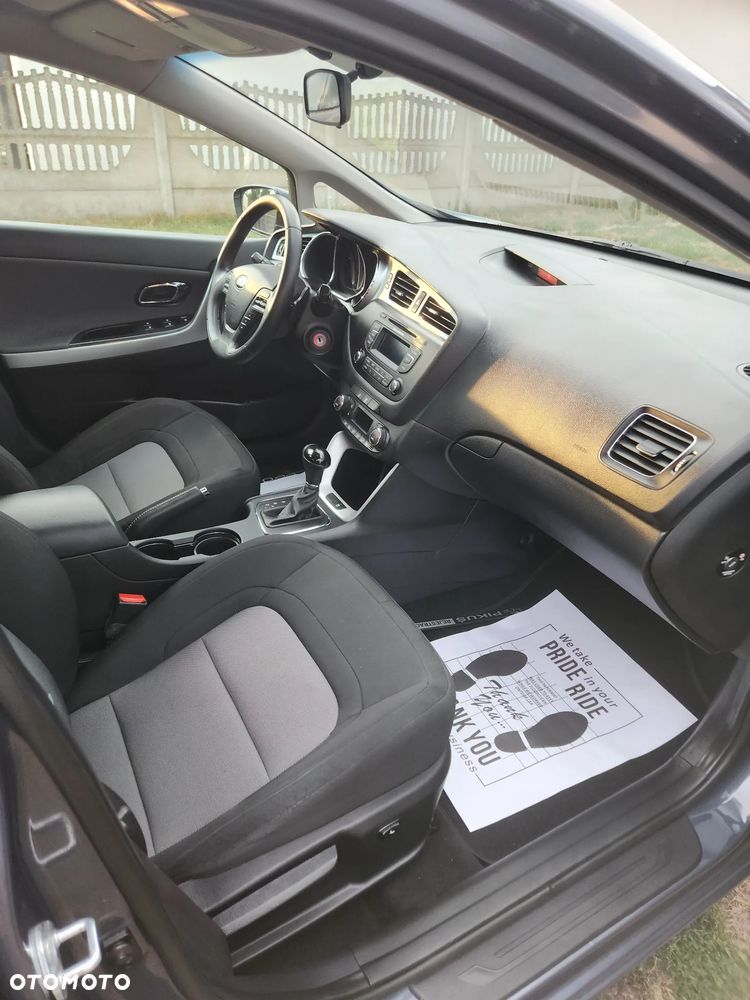Kia Ceed 1.6 CRDi 128 Vision - 10