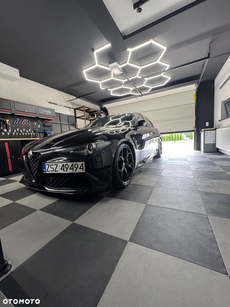 Alfa Romeo Giulia 2.9 Bi Turbo V6 Quadrifoglio - 1