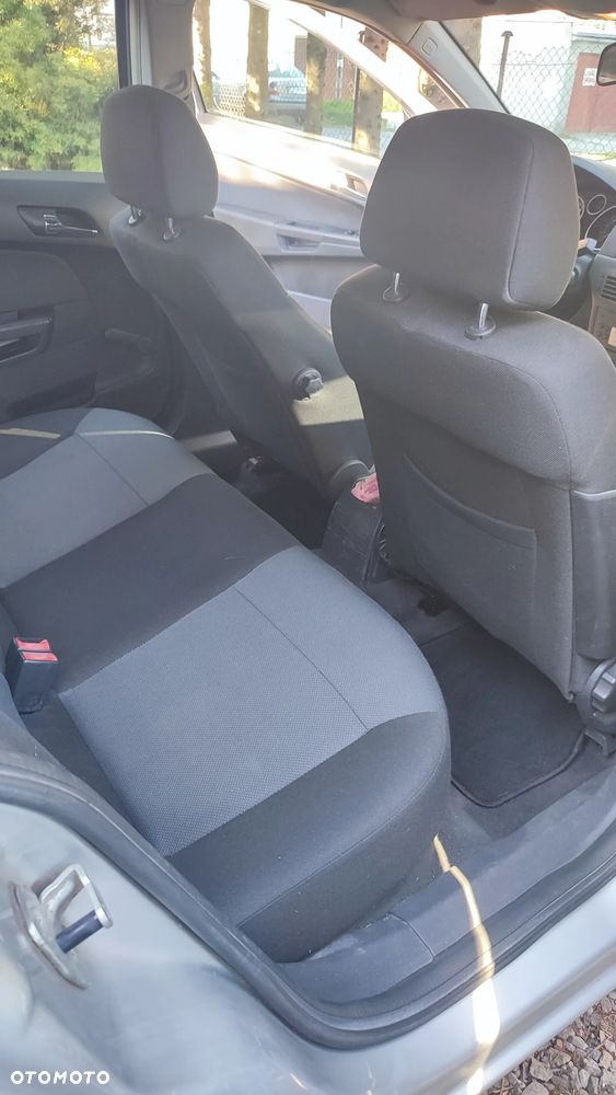Opel Astra 1.4 Enjoy - 19