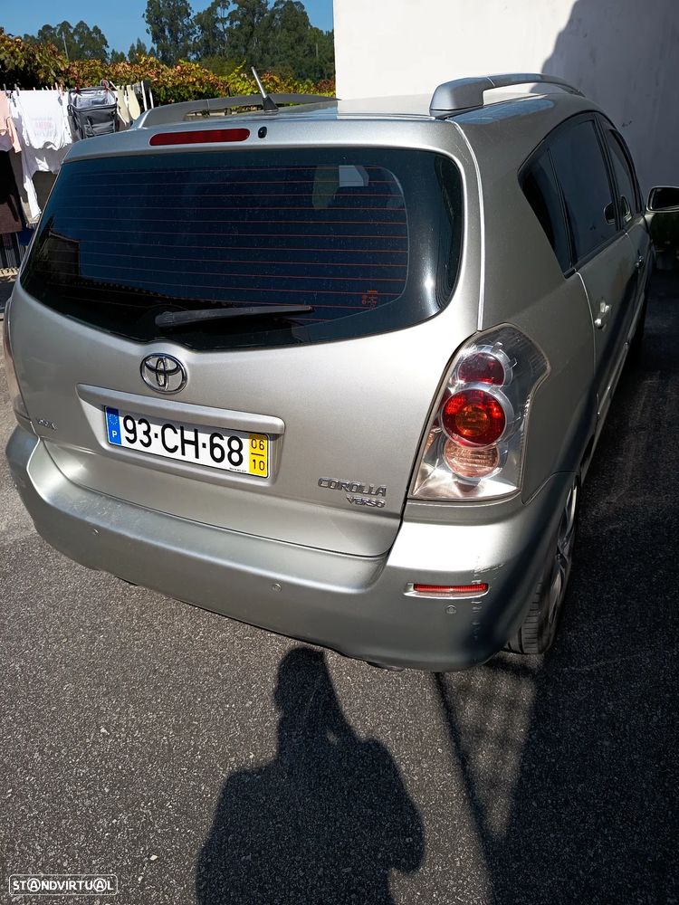 Toyota Corolla Verso 2.2 D-4D Sol - 2
