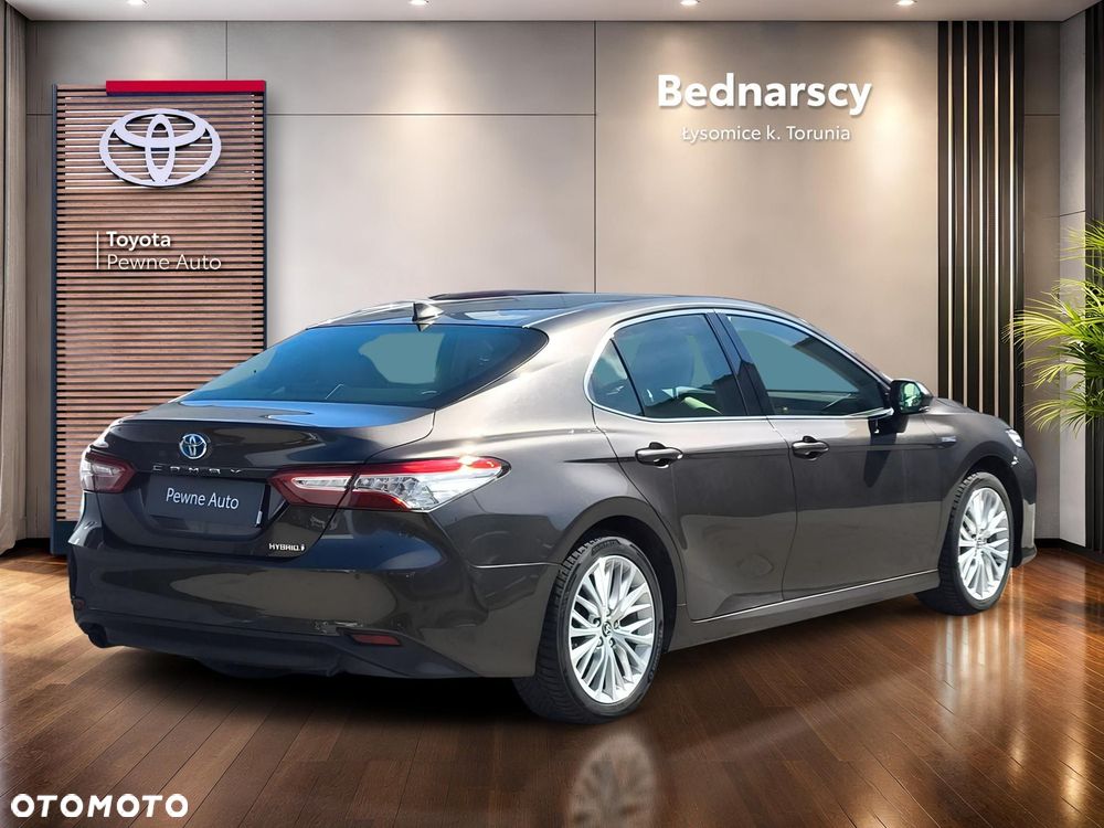 Toyota Camry 2.5 Hybrid Executive CVT - 2