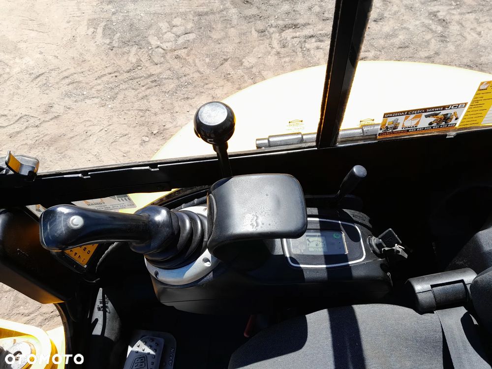 JCB 8030 2013r - 23