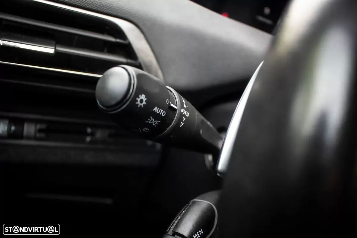 Peugeot 3008 1.2 PureTech Allure EAT8 - 16