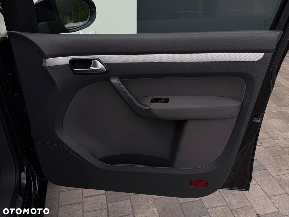 Volkswagen Touran 2.0 TDI DPF BlueMotion Technology Life - 30