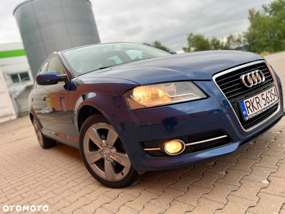 Audi A3 Sportback - 1