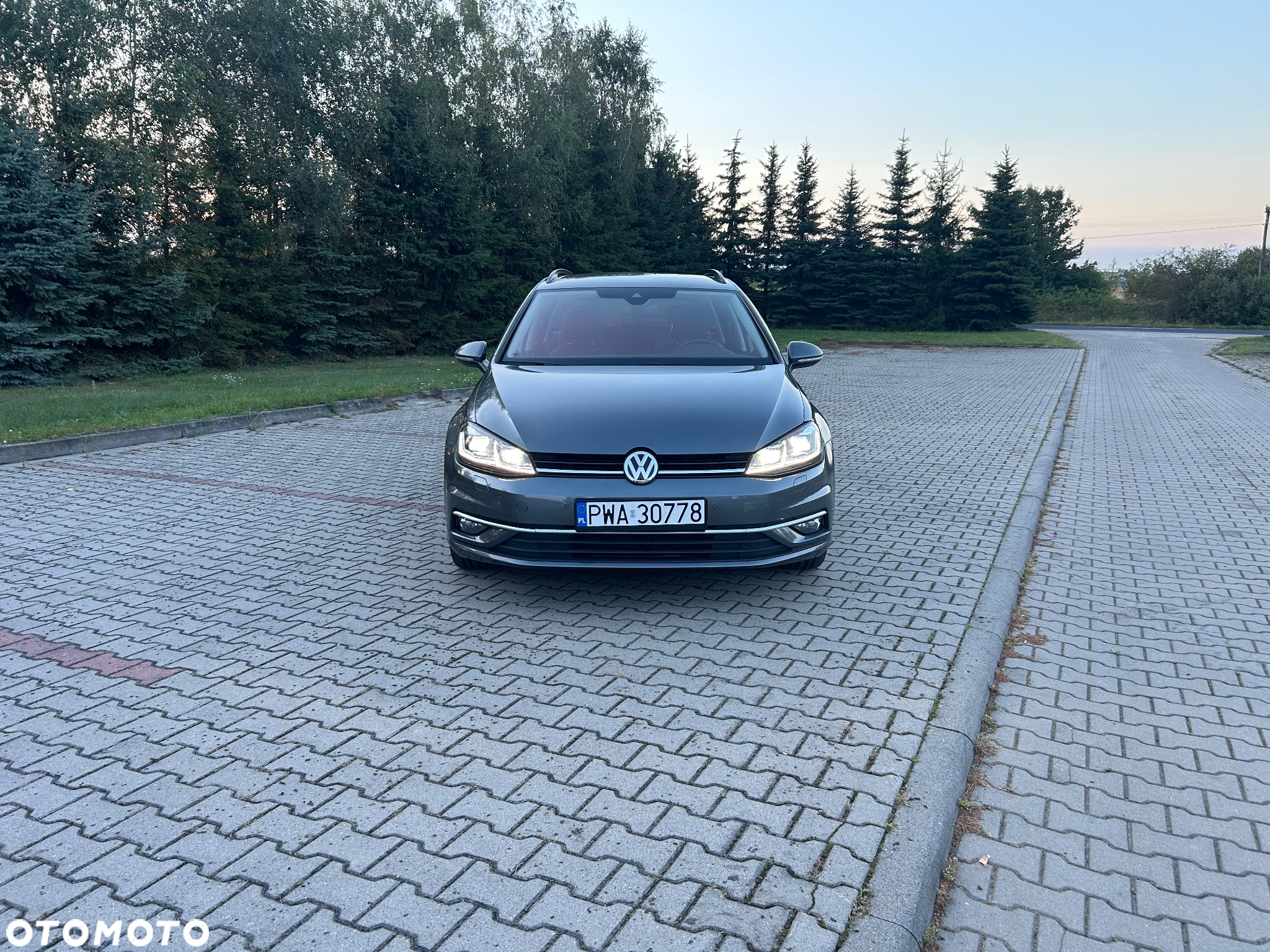Volkswagen Golf 2.0 BlueTDI DSG Highline - 5