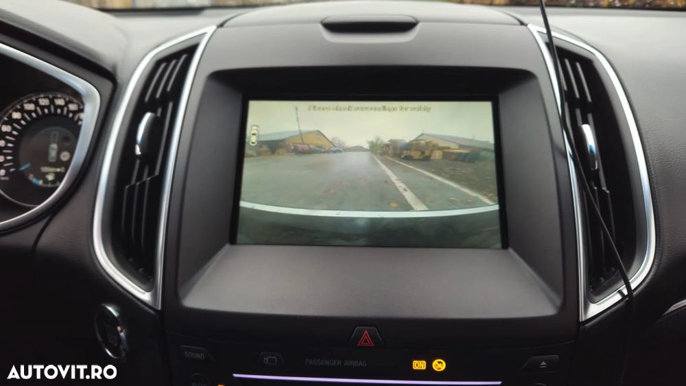 Ford Edge 2.0 TDCi Powershift Titanium - 14