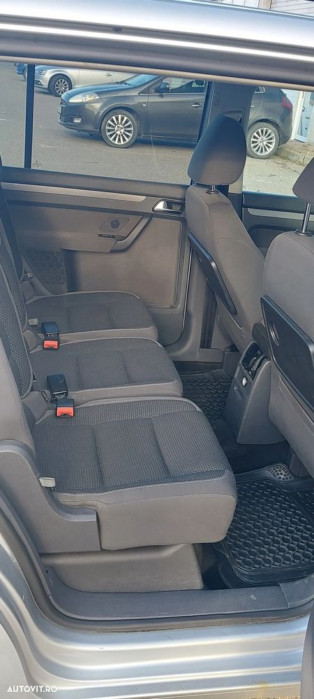 Volkswagen Touran - 7