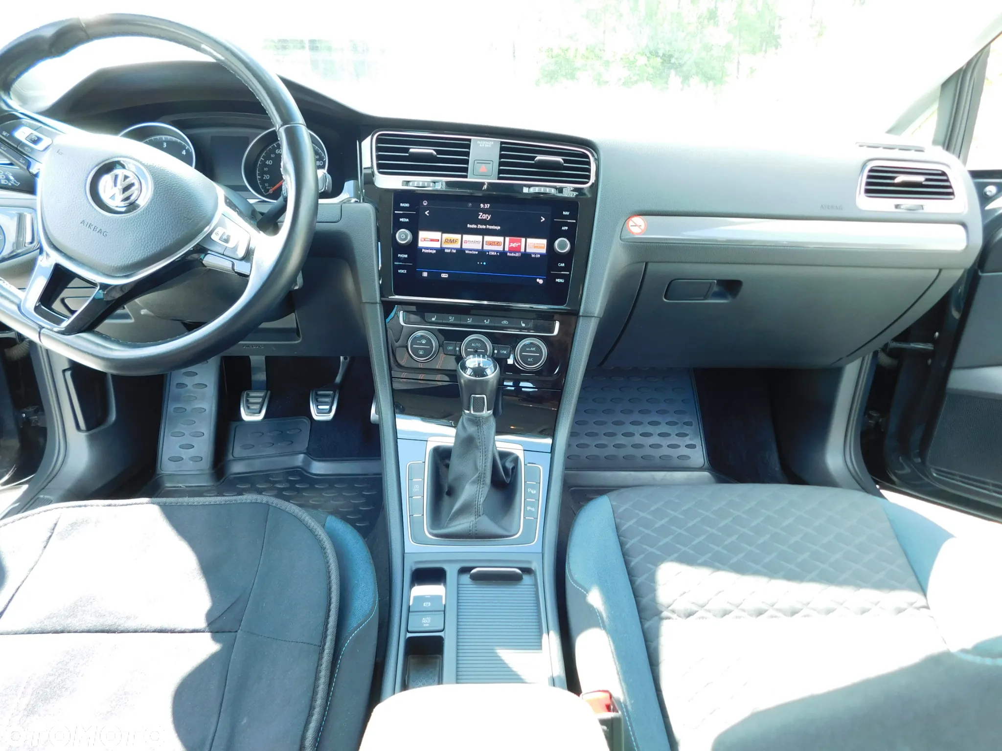 Volkswagen Golf 1.6 TDI SCR IQ.DRIVE - 17