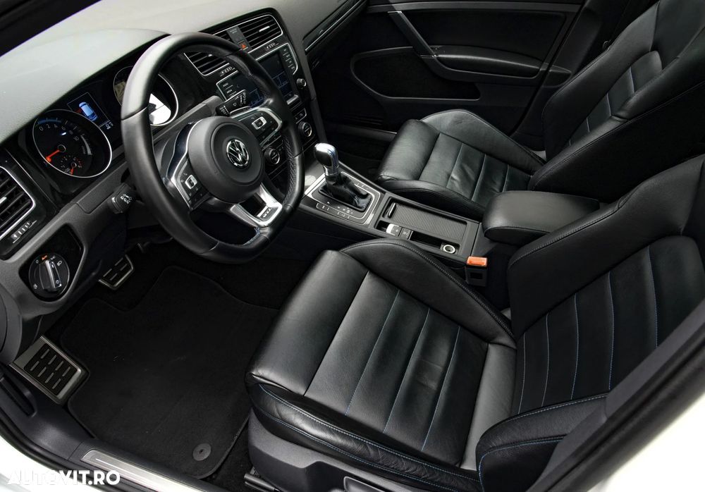 Volkswagen Golf - 12