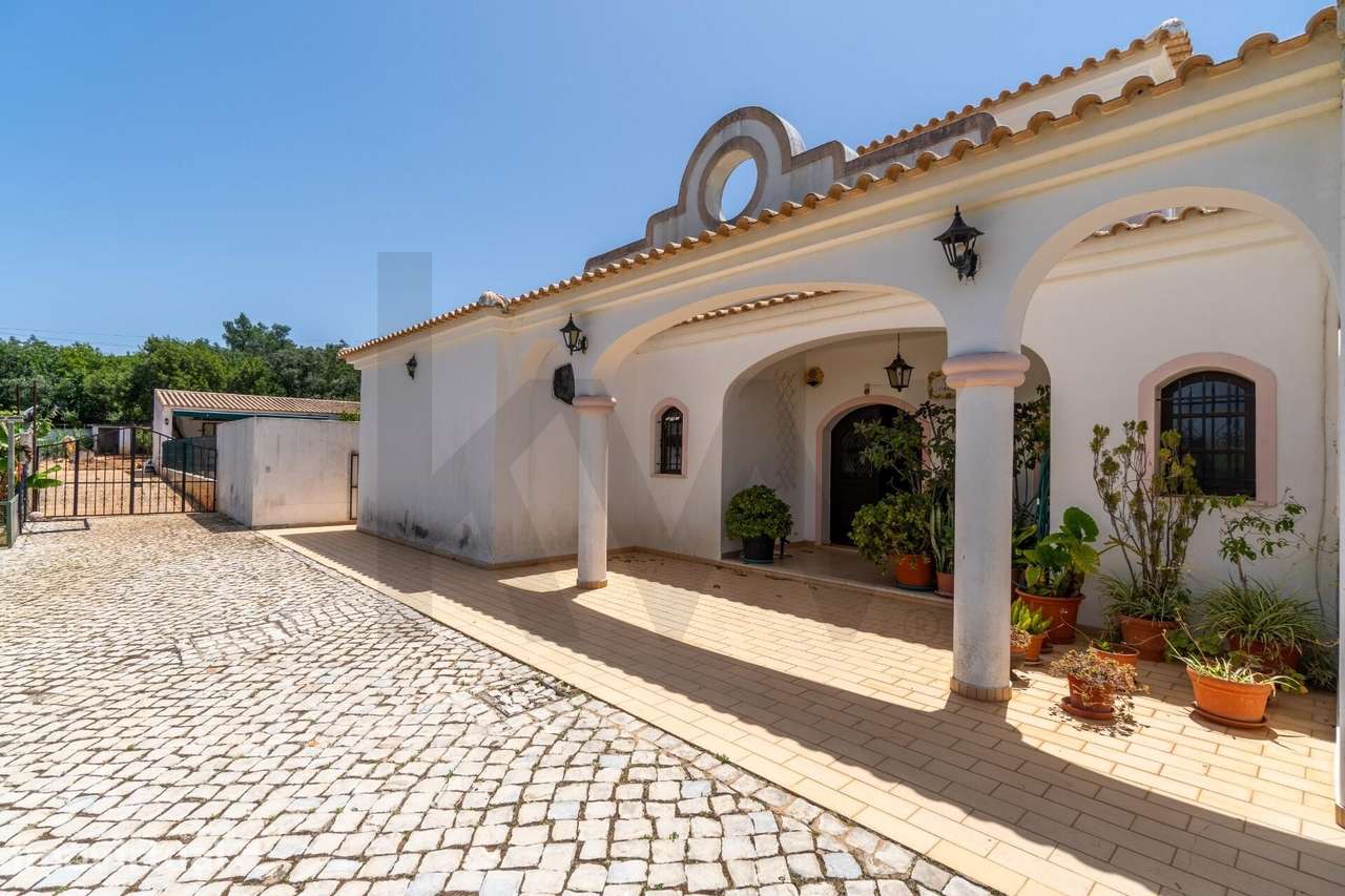 Moradia T3+2 Térrea de Charme em Loulé – Algarve - Grande imagem: 3/60