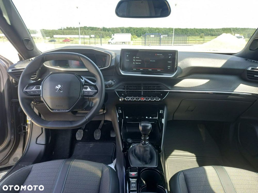 Peugeot 2008 - 12