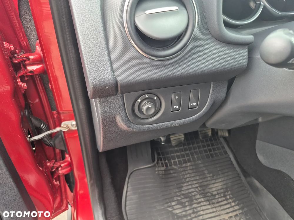 Dacia Sandero 0.9 TCe Laureate S&S EU6 - 15