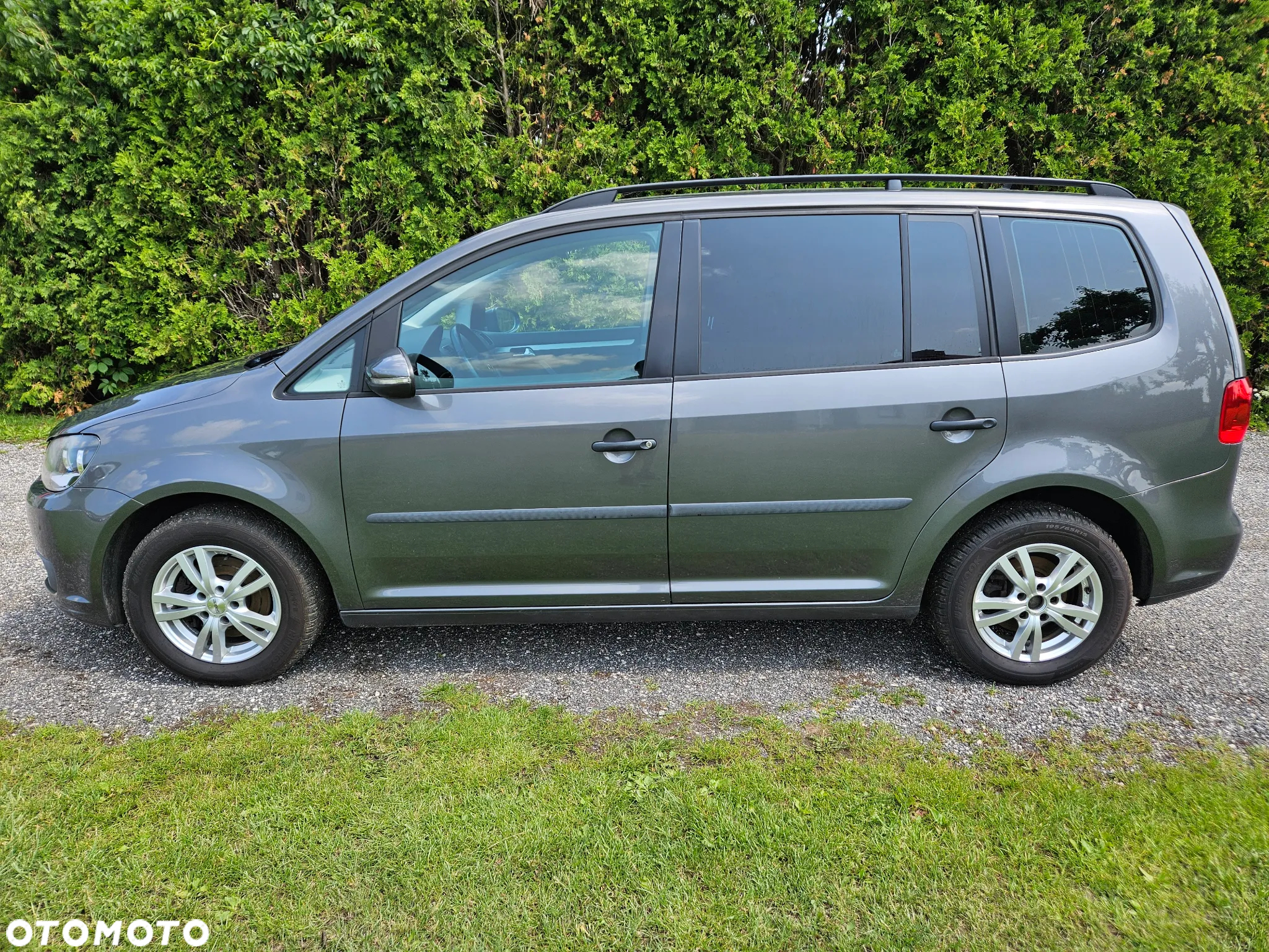 Volkswagen Touran 1.6 TDI DPF BlueMot Comfortline - 2