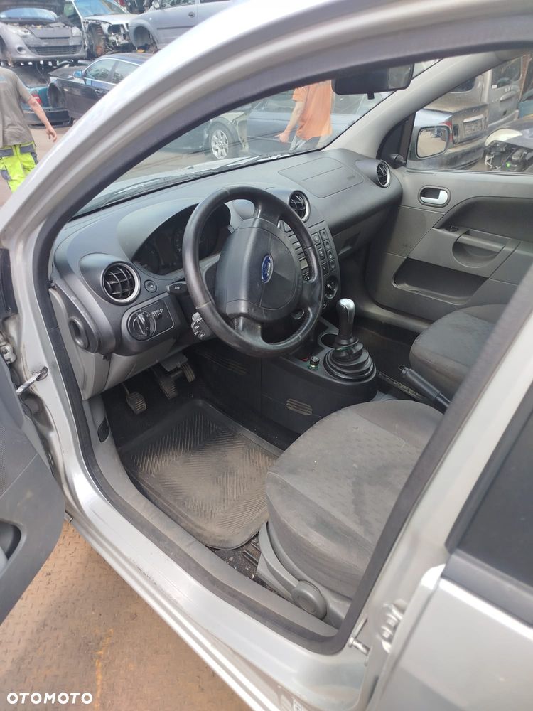 Ford Fiesta MK6 na części. - 4
