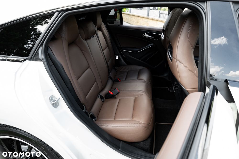 Mercedes-Benz CLA ver-250-amg-line - 23