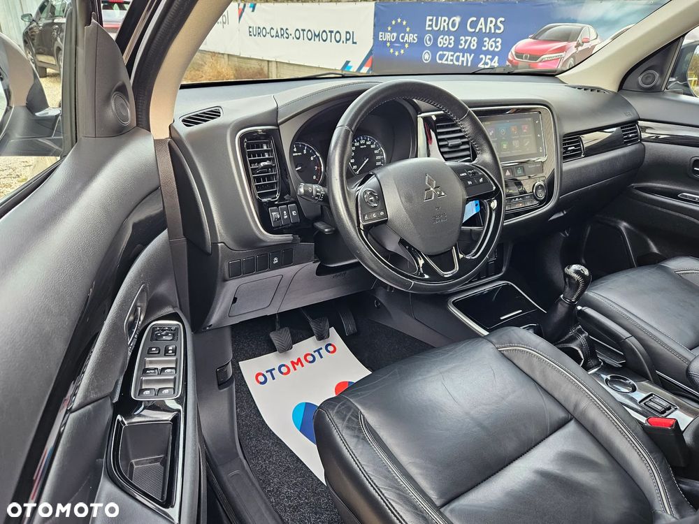 Mitsubishi Outlander 2.0 City Style 2WD - 2