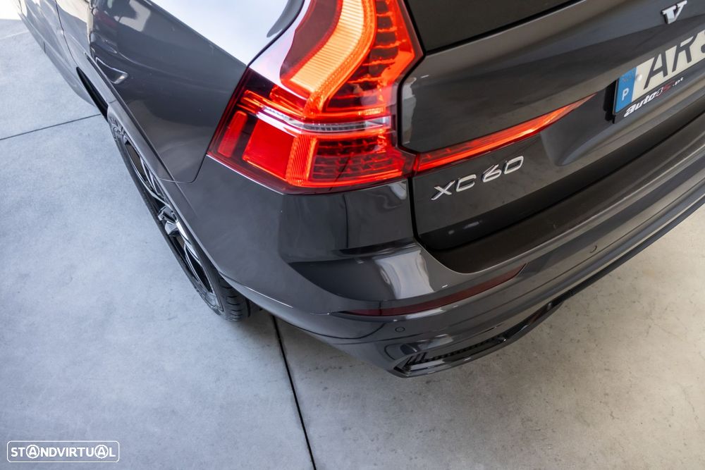 Volvo XC 60 2.0 B4 R-Design Geartronic - 13
