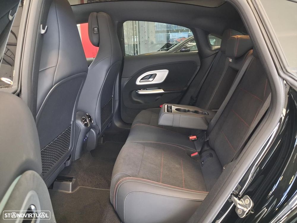 Mercedes-Benz CLA 180 Standard - 13