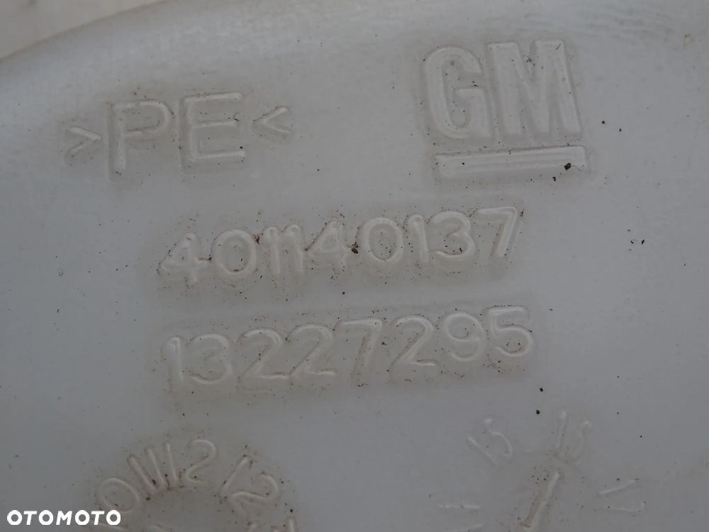 ZBIORNICZEK PŁYNU DO SPRYSKIWACZY OPEL INSIGNIA A KOREK CZUJNIK POMPKA - 11