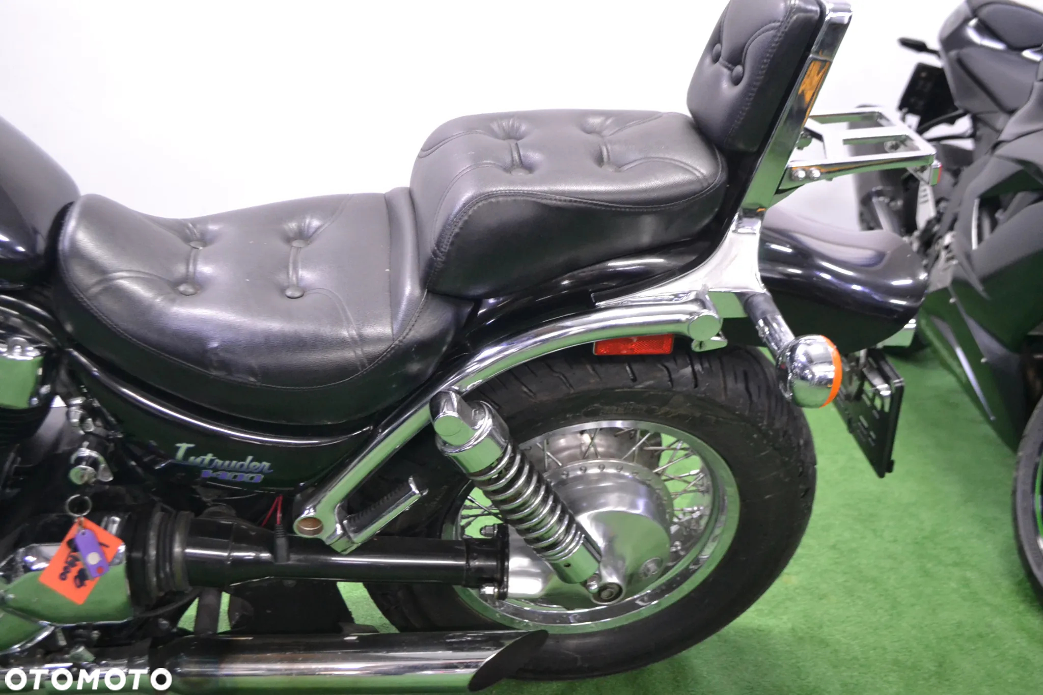 Suzuki Intruder - 13