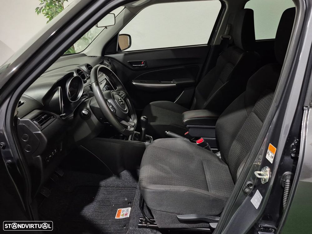 Suzuki Swift 1.2 Mild Hybrid GLE - 38