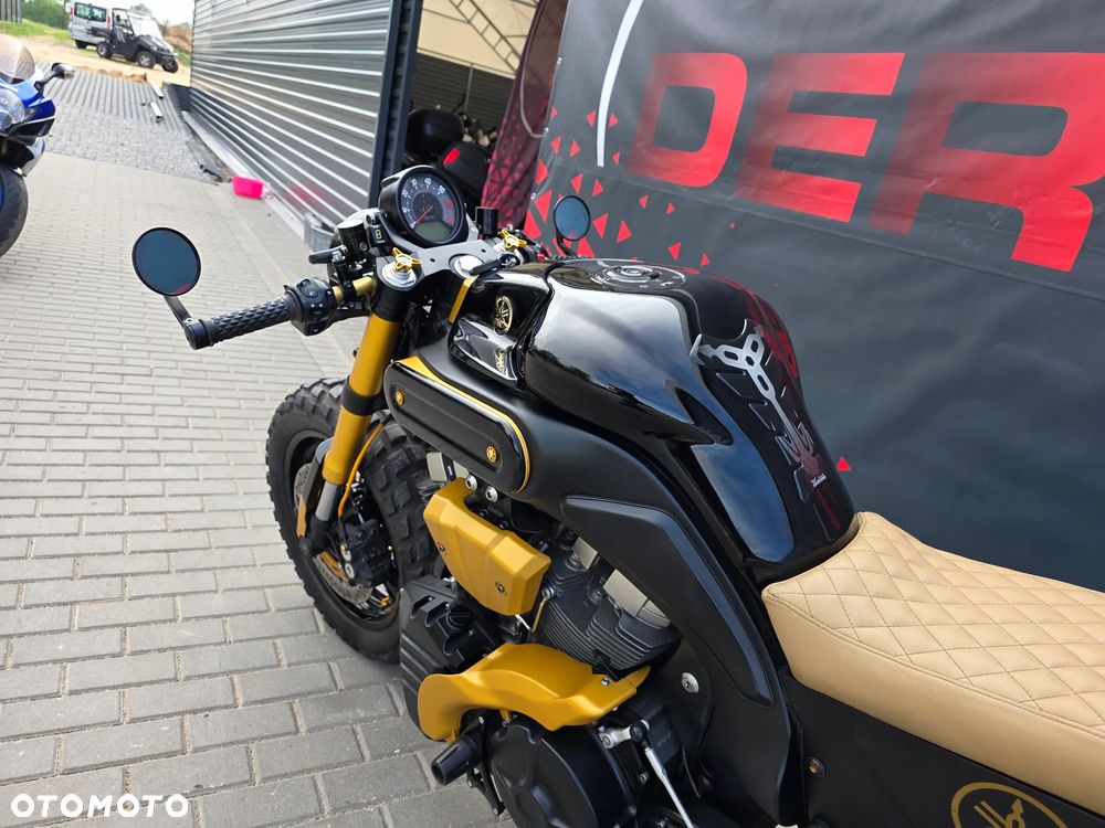 Yamaha MT - 22