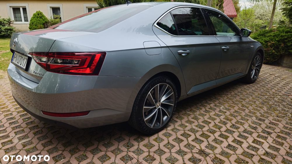 Skoda Superb 2.0 TDI L&K DSG - 33