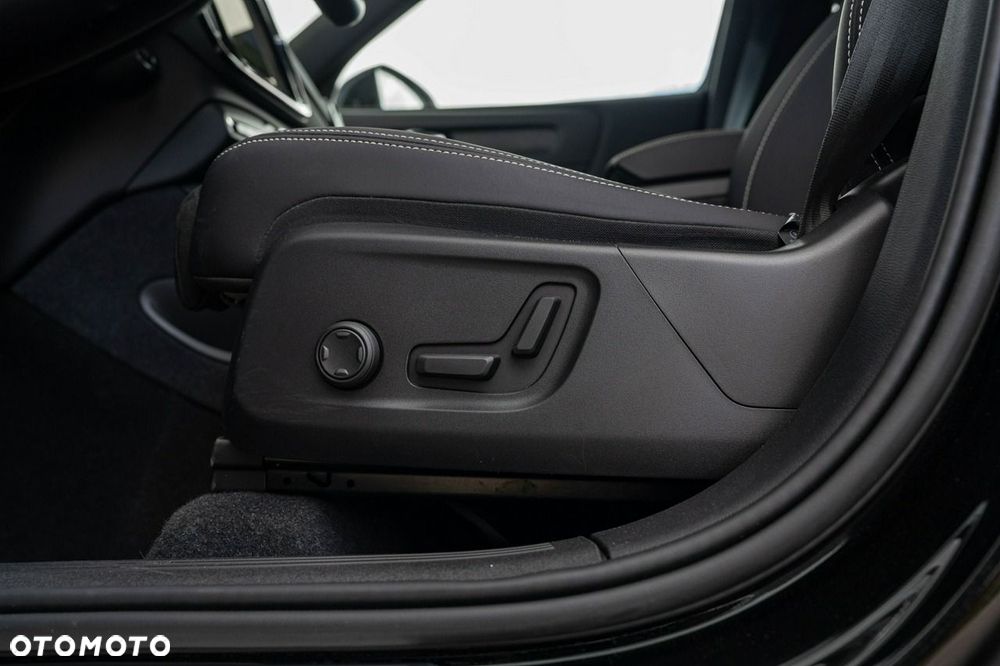 Volvo XC 40 - 32