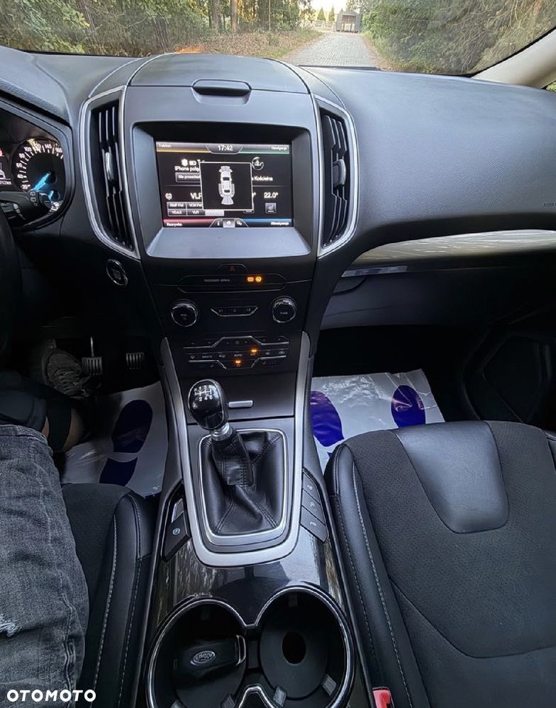 Ford S-Max - 9