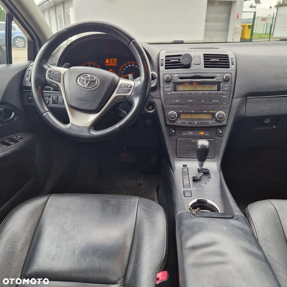 Toyota Avensis 2.0 Sol plus EU5 MS - 11