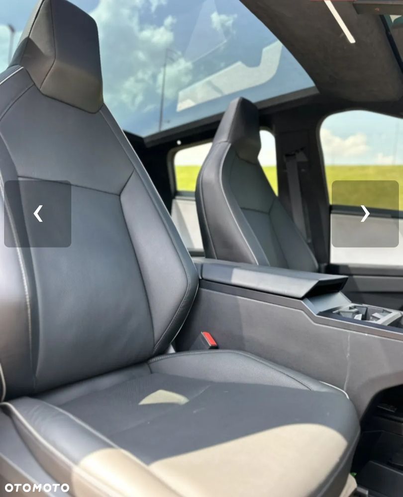 Tesla Cybertruck - 12