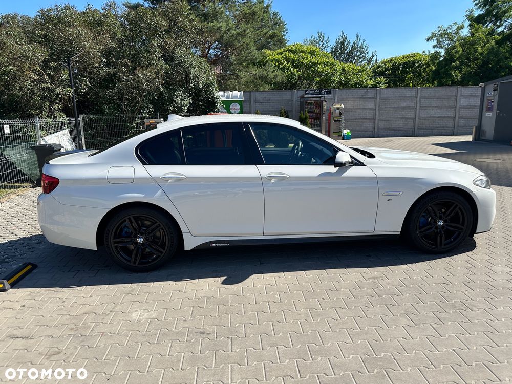 BMW Seria 5 520d xDrive - 12