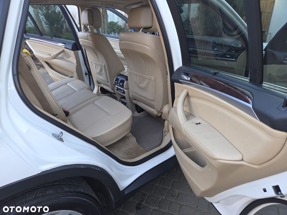 BMW X5 xDrive35i Edition Exclusive - 29