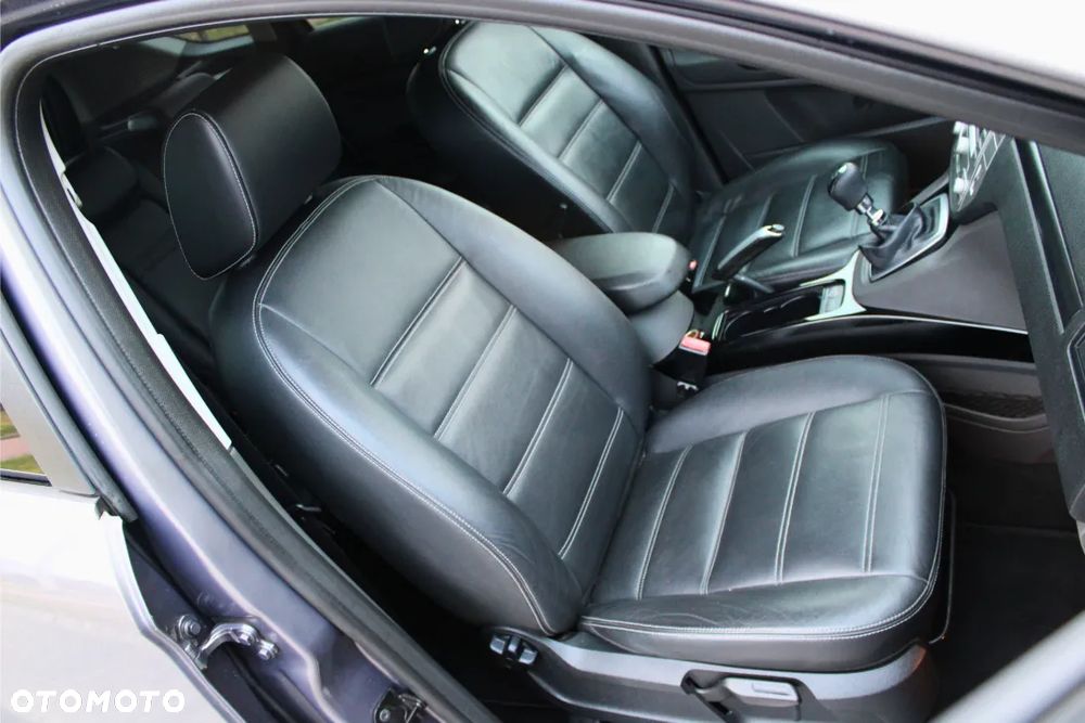 Ford Kuga 2.0 TDCi 2x4 Titanium - 17