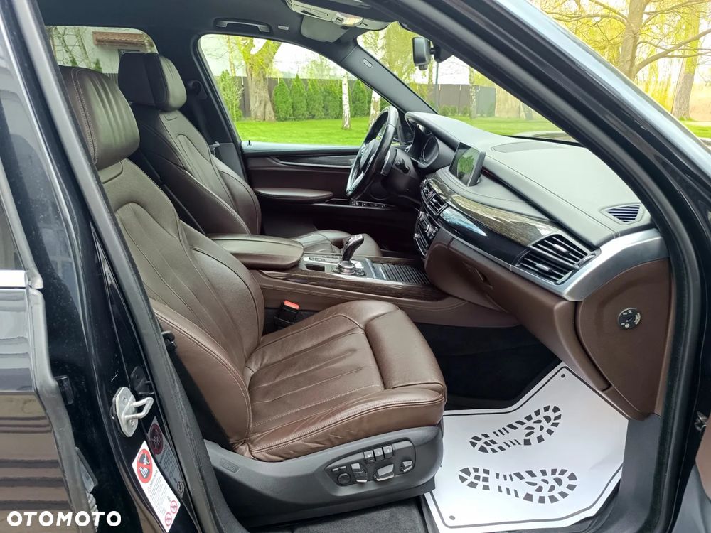 BMW X5 M M50d Sport-Aut - 32