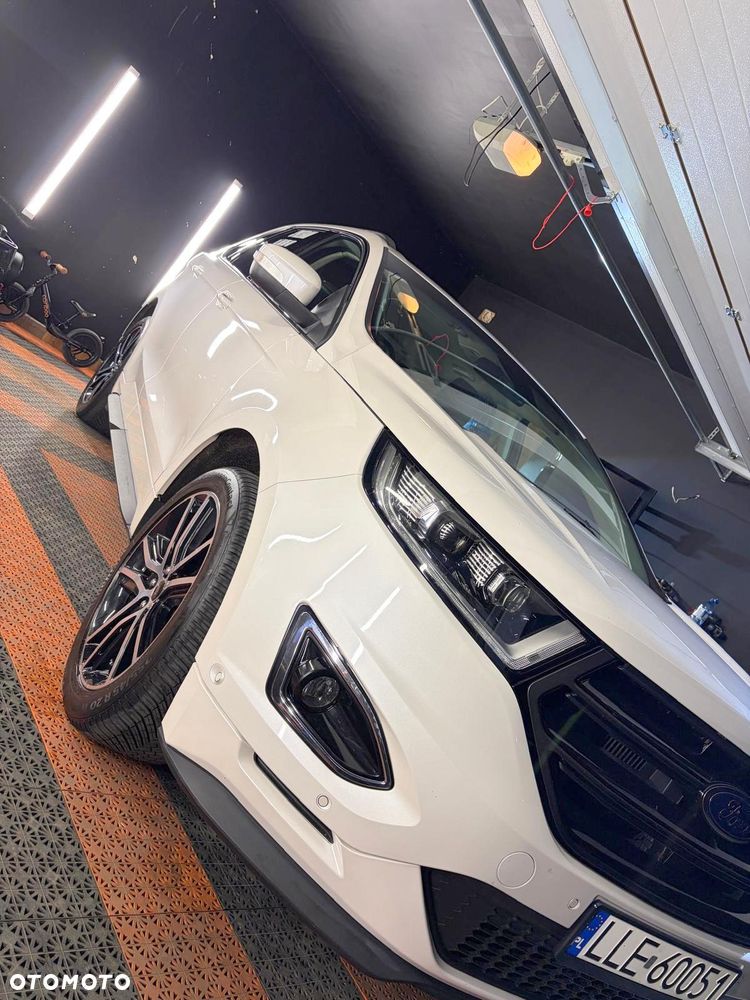 Ford Edge - 2
