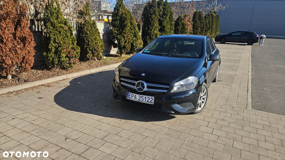 Mercedes-Benz Klasa A 180 (BlueEFFICIENCY) - 1
