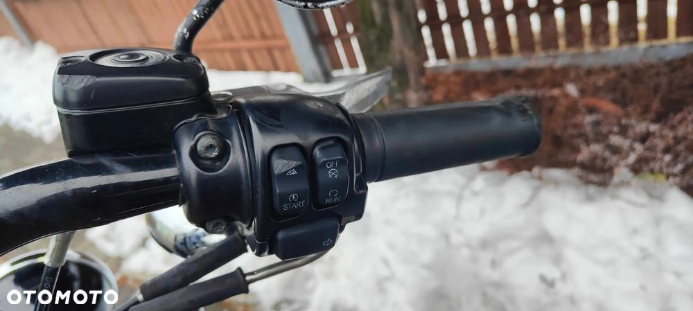 Harley-Davidson Dyna Street Bob - 3