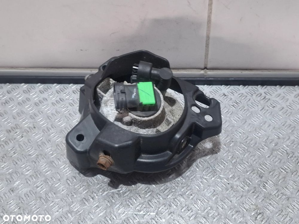 Halogen w zderzak prawy przód Mazda III 2015 rok - 3